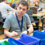 Montagetätigkeit in der Werkstatt